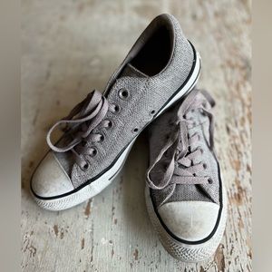 Converse All-star tennis shoes size 7